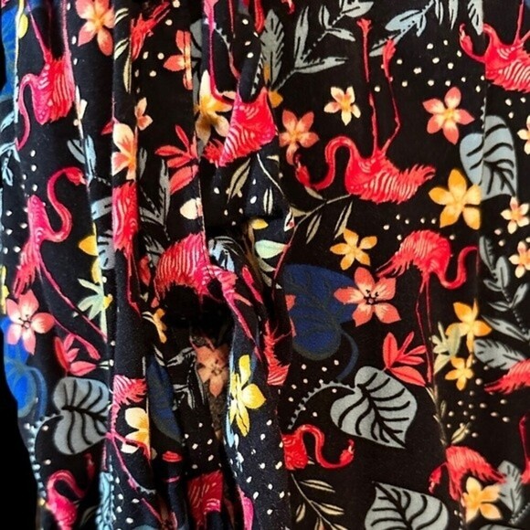 New Direction Woman Long Sleeve Button Blouse Floral & Flamingo Pattern 2X - Picture 7 of 7